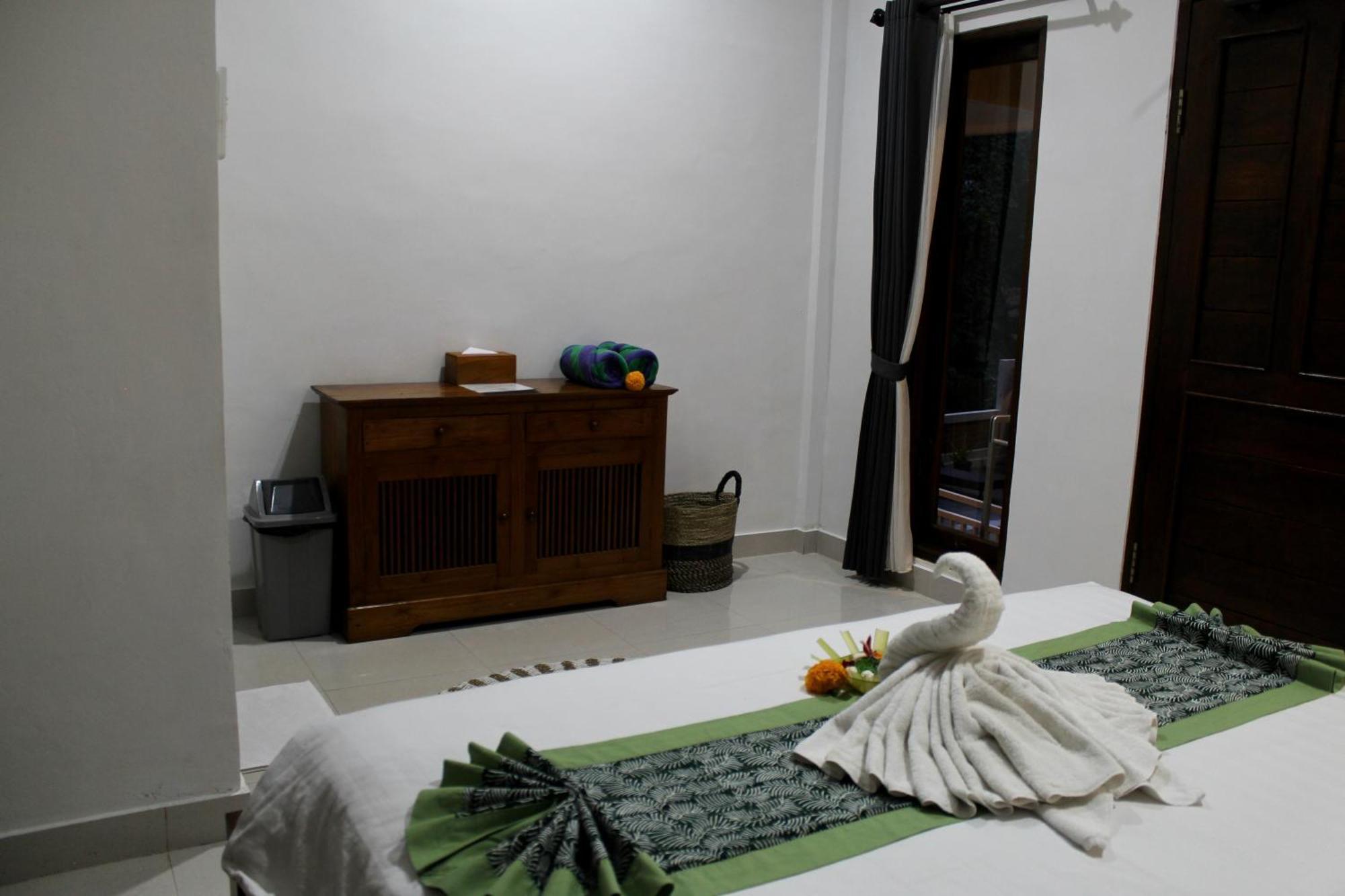 Hanaka Riverside Ubud Экстерьер фото