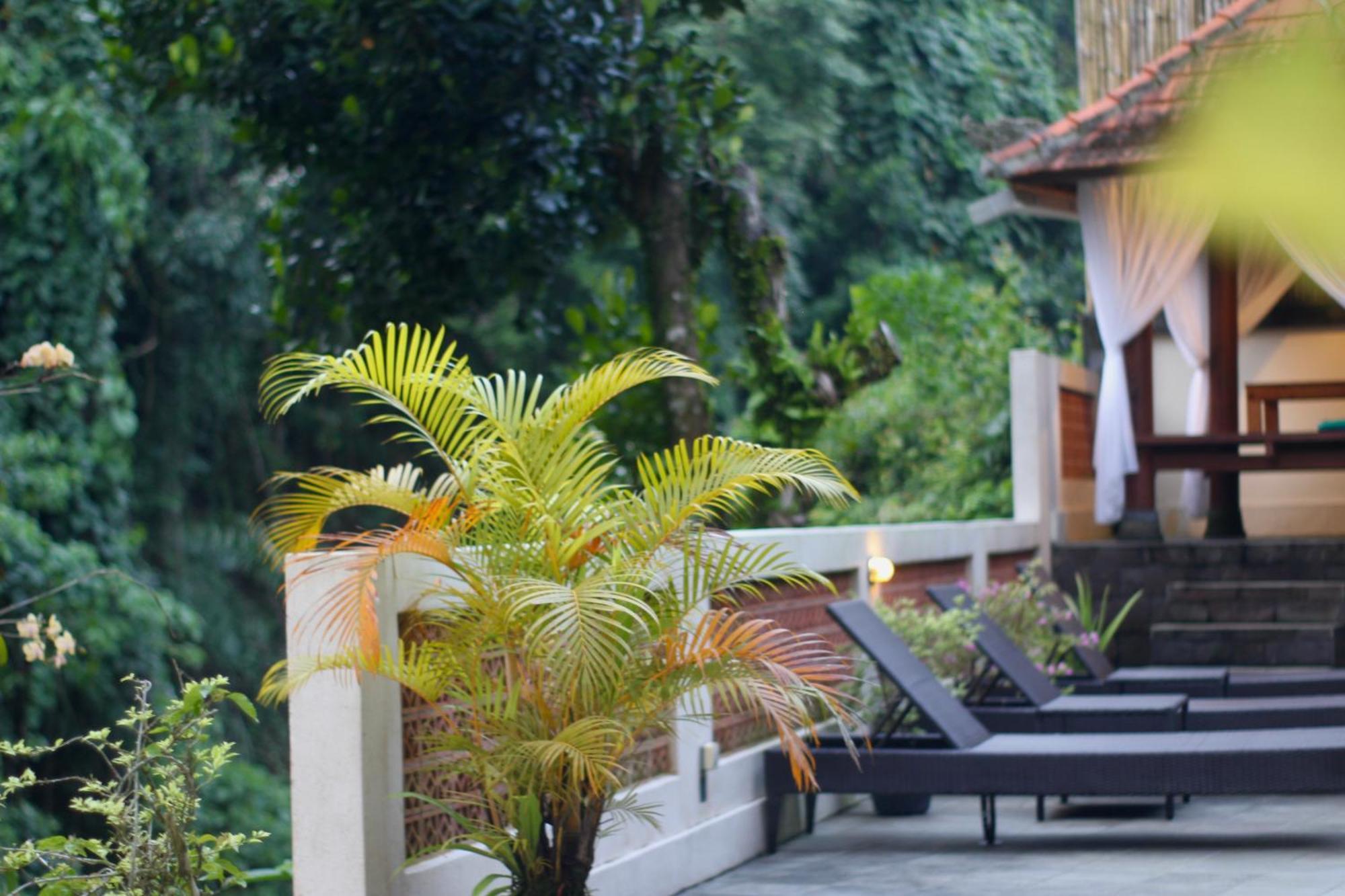 Hanaka Riverside Ubud Экстерьер фото